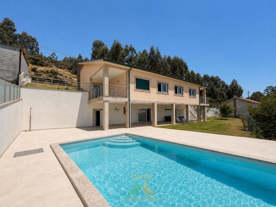 Villa i Arcos de Valdevez, Viana do Castelo - foto 1