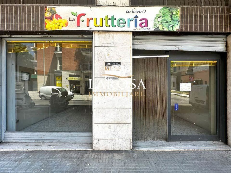 Commercial property in Lecce, Lecce - photo 1
