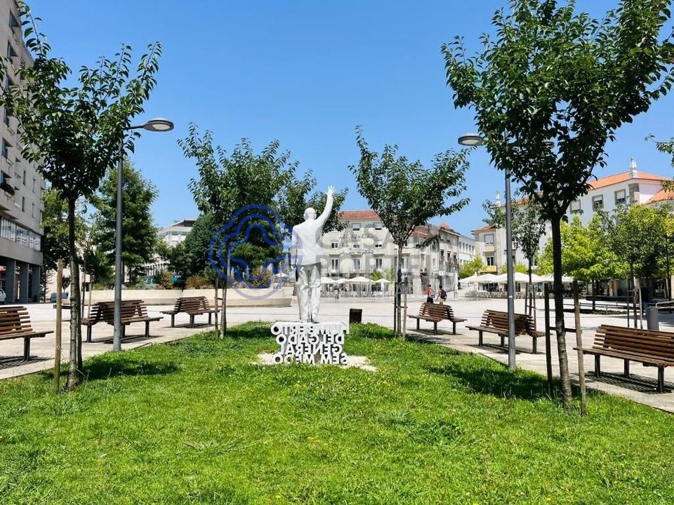 Erhvervsejendom i Sao Joao da Madeira, Aveiro - foto 1