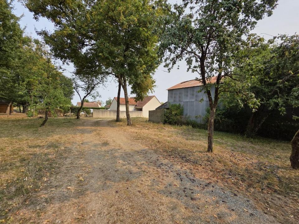 Helårsgrund i Les Bordes, Indre - foto 1