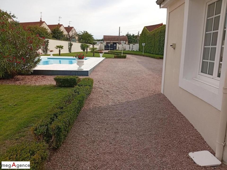 Landejendom i Varennes-sur-Allier, Allier - foto 1