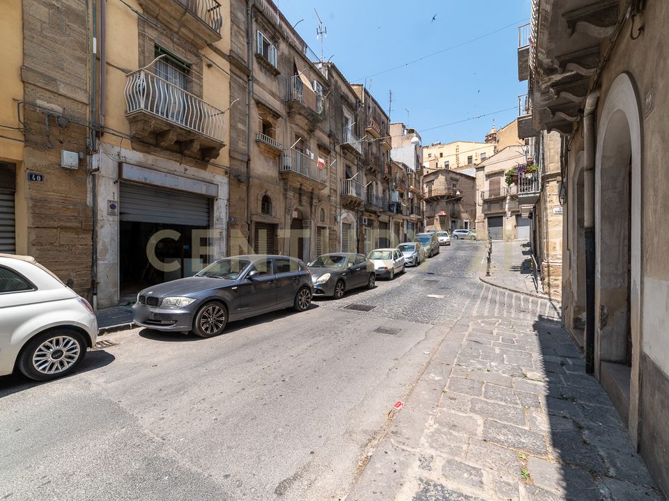 Kaupalliset Kiinteistövälitys Caltagironessa, Catania - kuva 1