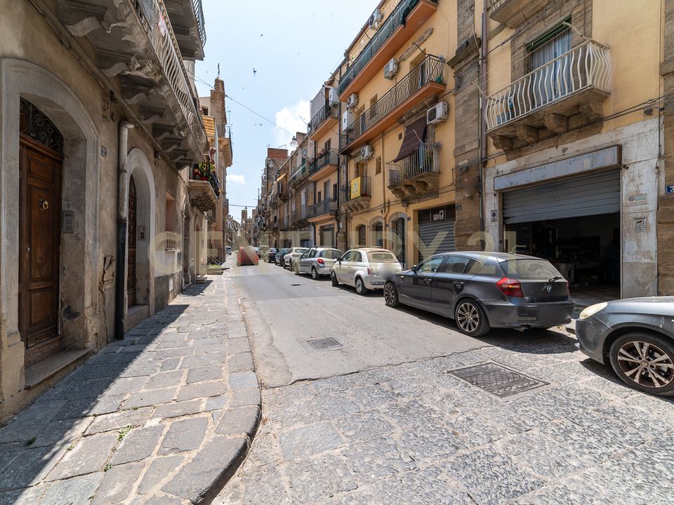 Kaupalliset Kiinteistövälitys Caltagironessa, Catania - kuva 2