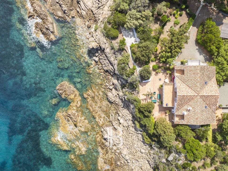 Villa i Sari-Solenzara, Corse-du-Sud - foto 1
