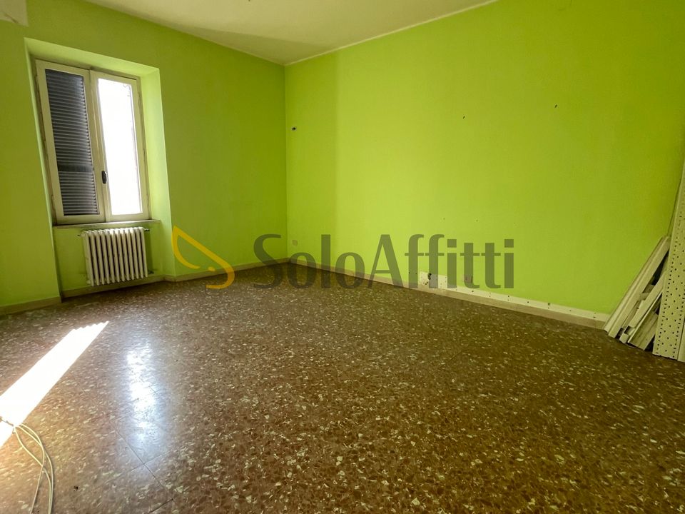Erhvervsejendom i Frosinone, Frosinone - foto 4