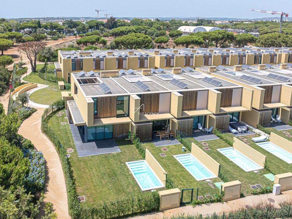 Villa i Quarteira, Faro - foto 1