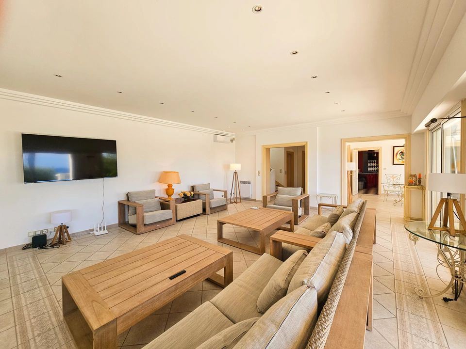 Villa i Mandelieu-la-Napoule, Alpes-Maritimes - bilde 1
