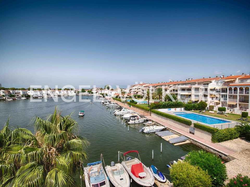 Lejlighed i Empuriabrava, Gerona - foto 2