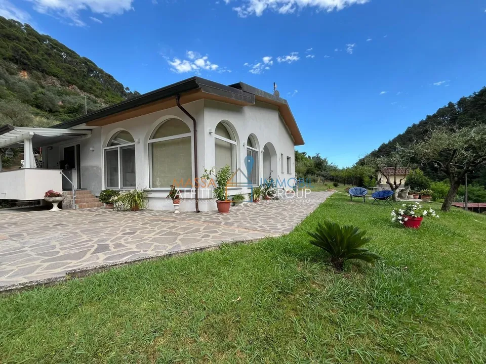 Villa i Massa, Massa and Carrara - foto 1