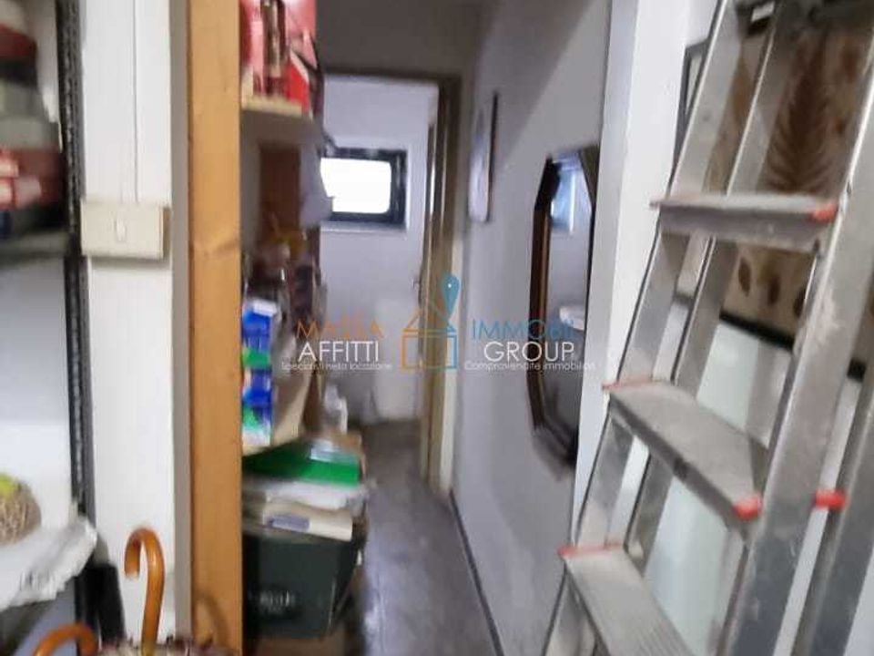 Erhvervsejendom i Carrara, Massa and Carrara - foto 4