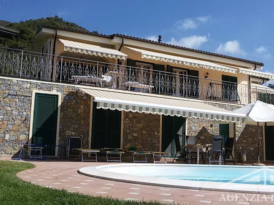 Villa i Ospedaletti, Imperia - bilde 1