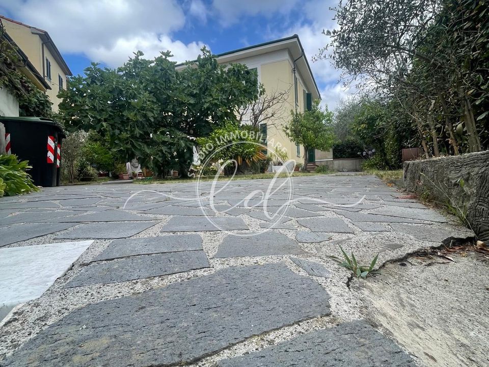 Byhus i Carrara, Massa and Carrara - foto 3