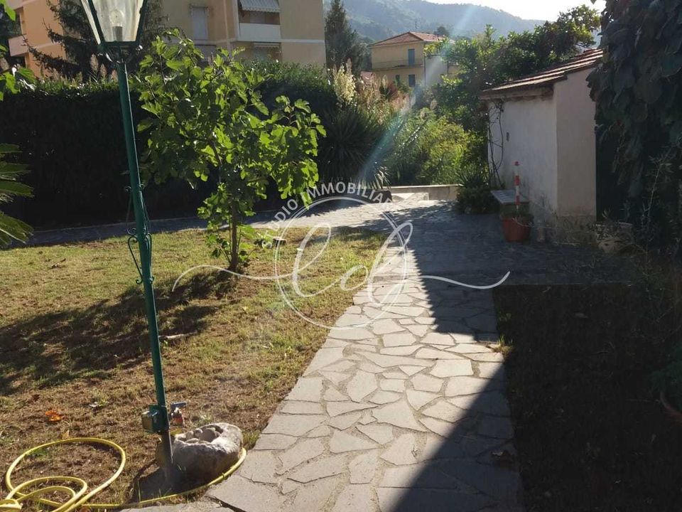 Byhus i Carrara, Massa and Carrara - foto 5