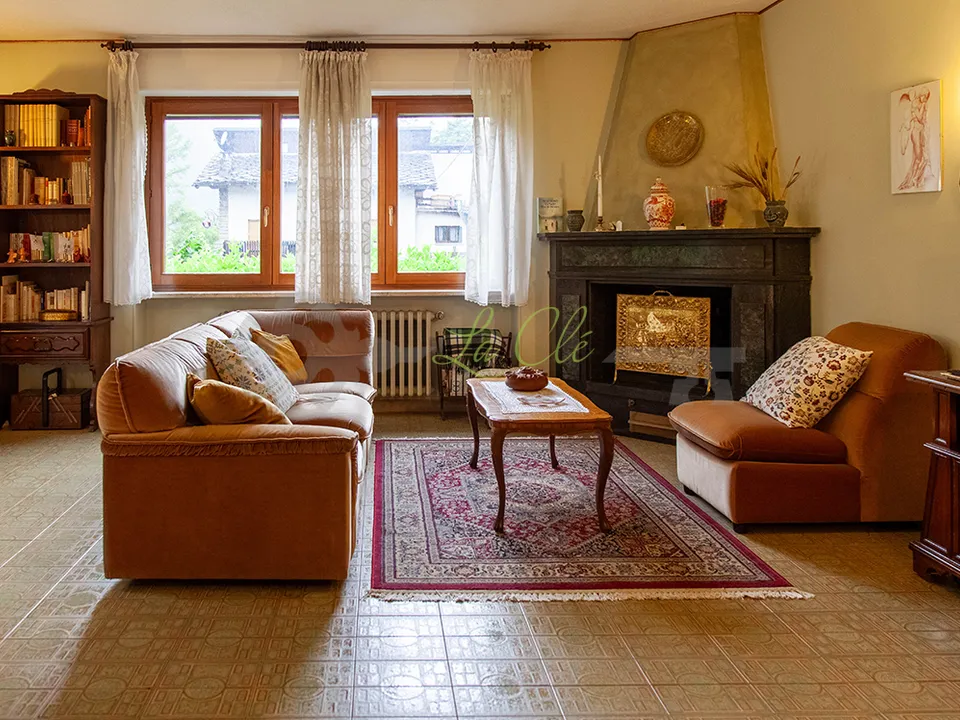 Byhus i La Salle, Aosta Valley - foto 1