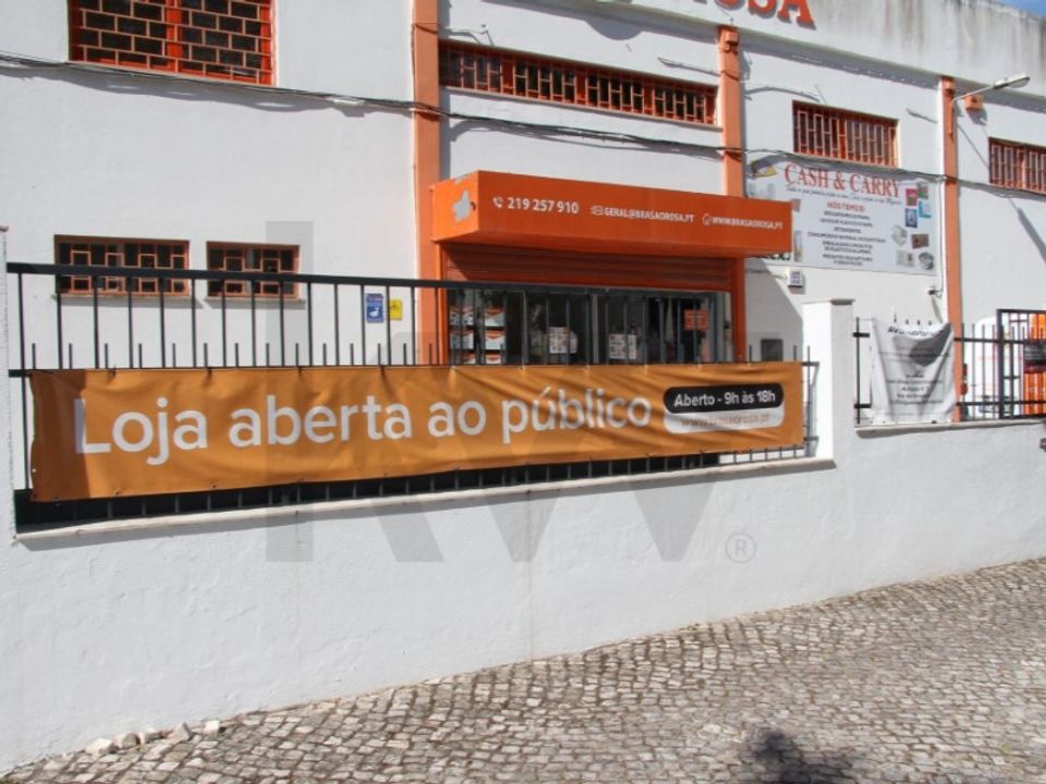 Erhvervsejendom i Massama, Lisbon - foto 1