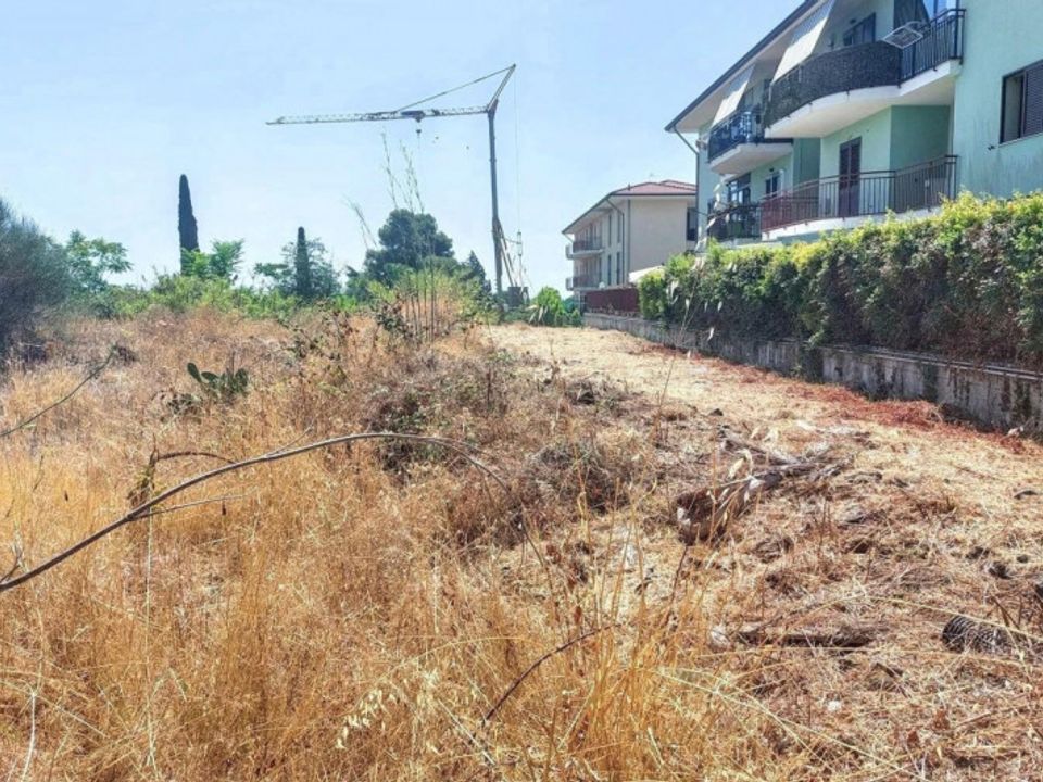 Helårsgrund i San Giovanni la Punta, Catania - foto 3