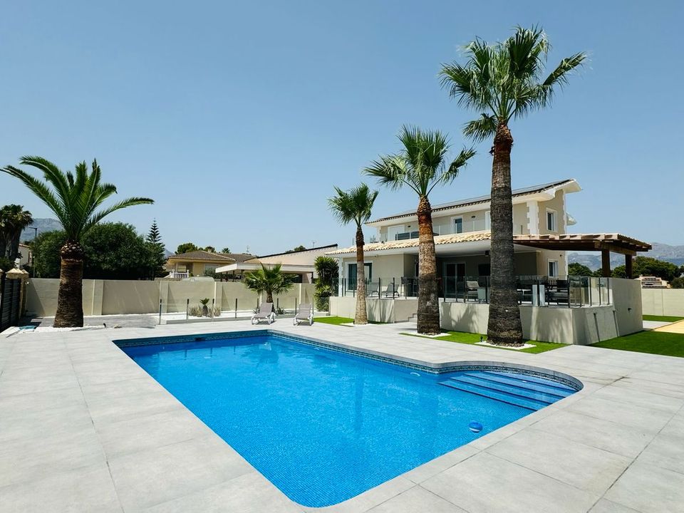 Villa i Alfaz del Pi, Alicante - foto 1