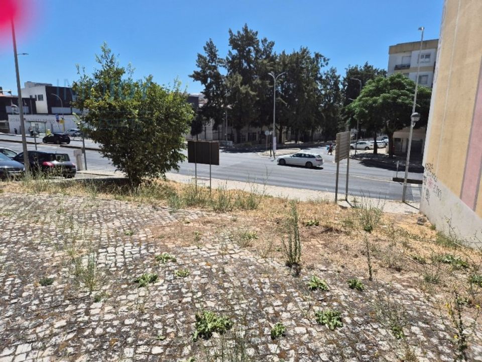 Terreno en Amadora, Lisbon - foto 1