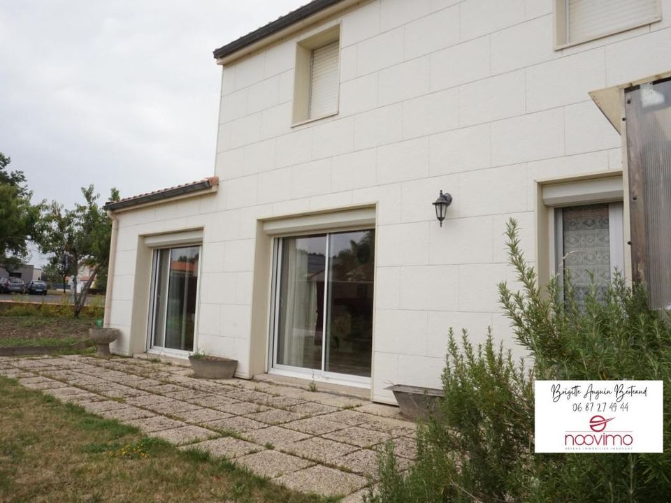 Villa i Mortagne-sur-Sèvre, Vendee - foto 1