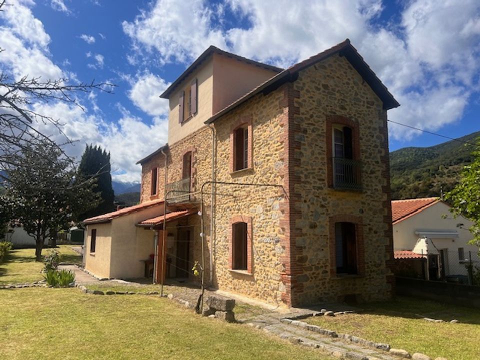 Villa i Arles-sur-Tech, Pyrenees-Orientales - foto 1