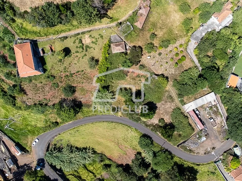 Helårsgrund i Santa Cruz, Madeira - foto 1