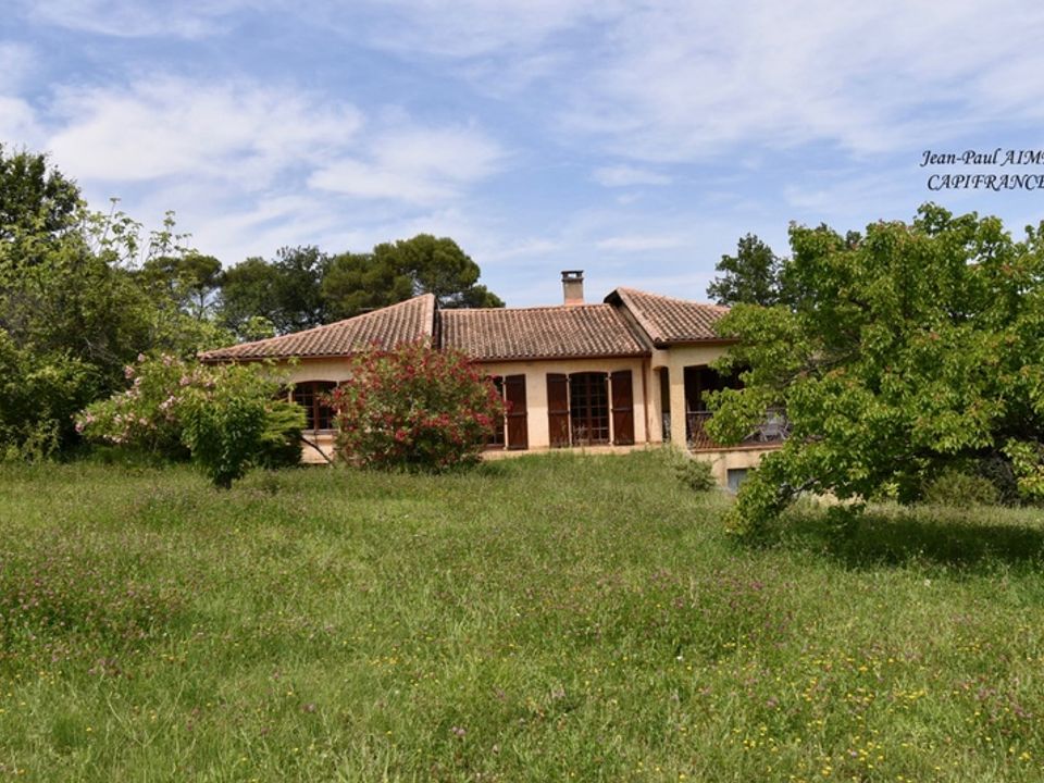 Villa i Saint-Julien-de-Peyrolas, Gard - foto 1