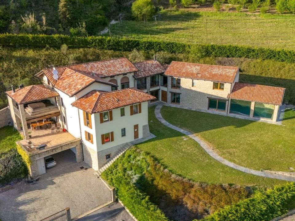 Landejendom i Serravalle Langhe, Cuneo - foto 1