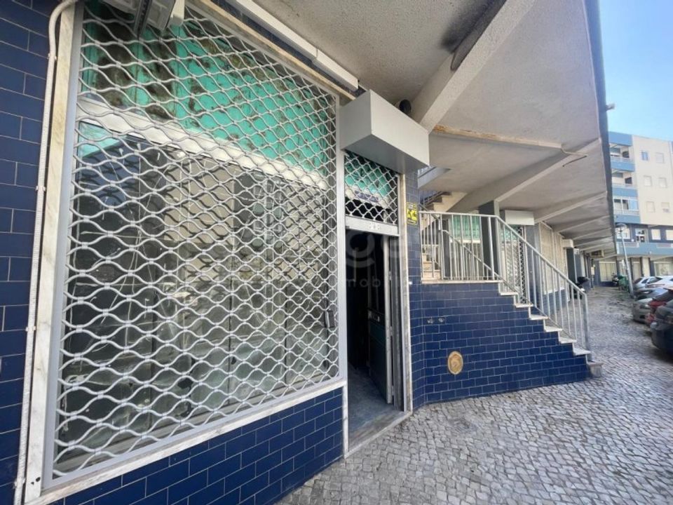 Erhvervsejendom i Loures, Lisbon - foto 1