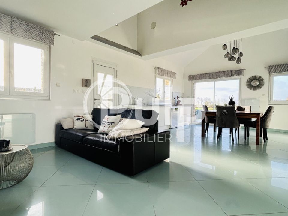 Bungalow i Hénin-Beaumont, Pas-de-Calais - foto 1