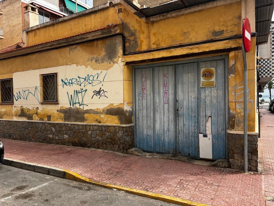 Helårsgrund i Torrevieja, Alicante - foto 2