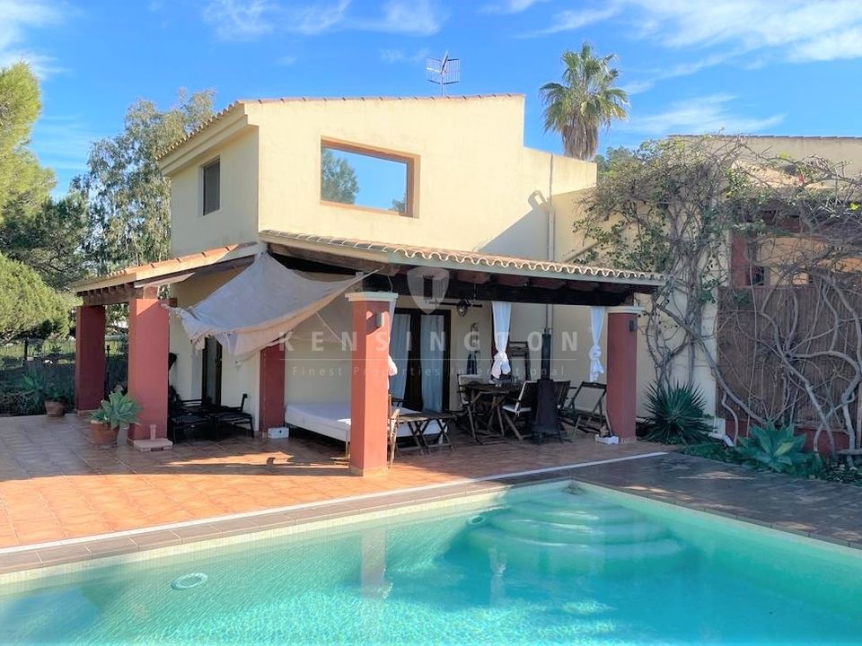 Villa i Cala Tarida, Ibiza - foto 1