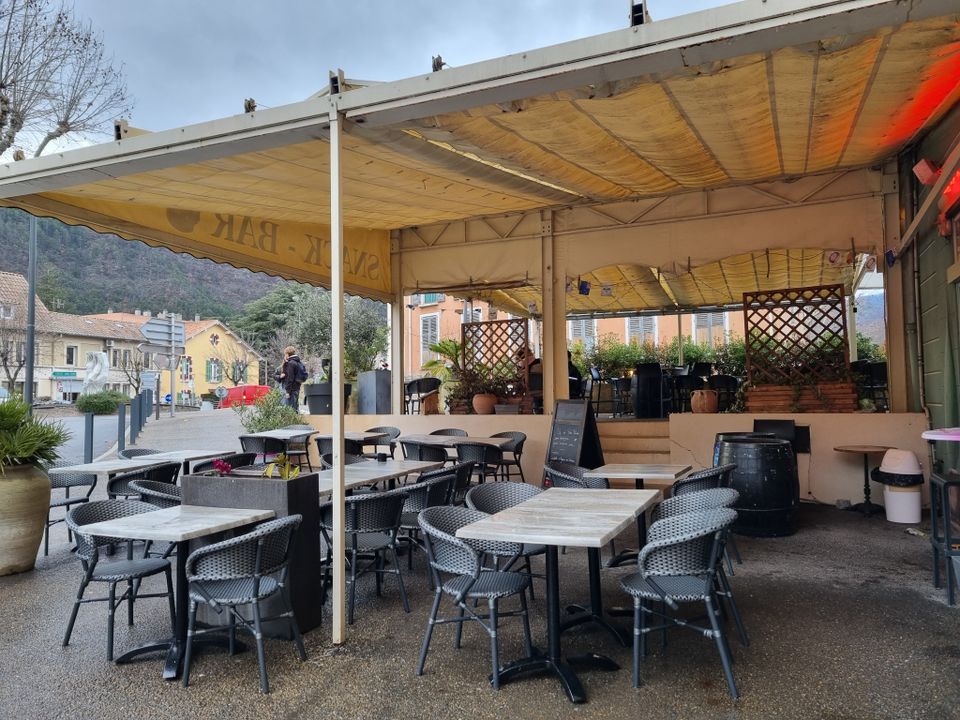 Erhvervsejendom i Digne-les-Bains, Alpes-de-Haute-Provence - foto 2