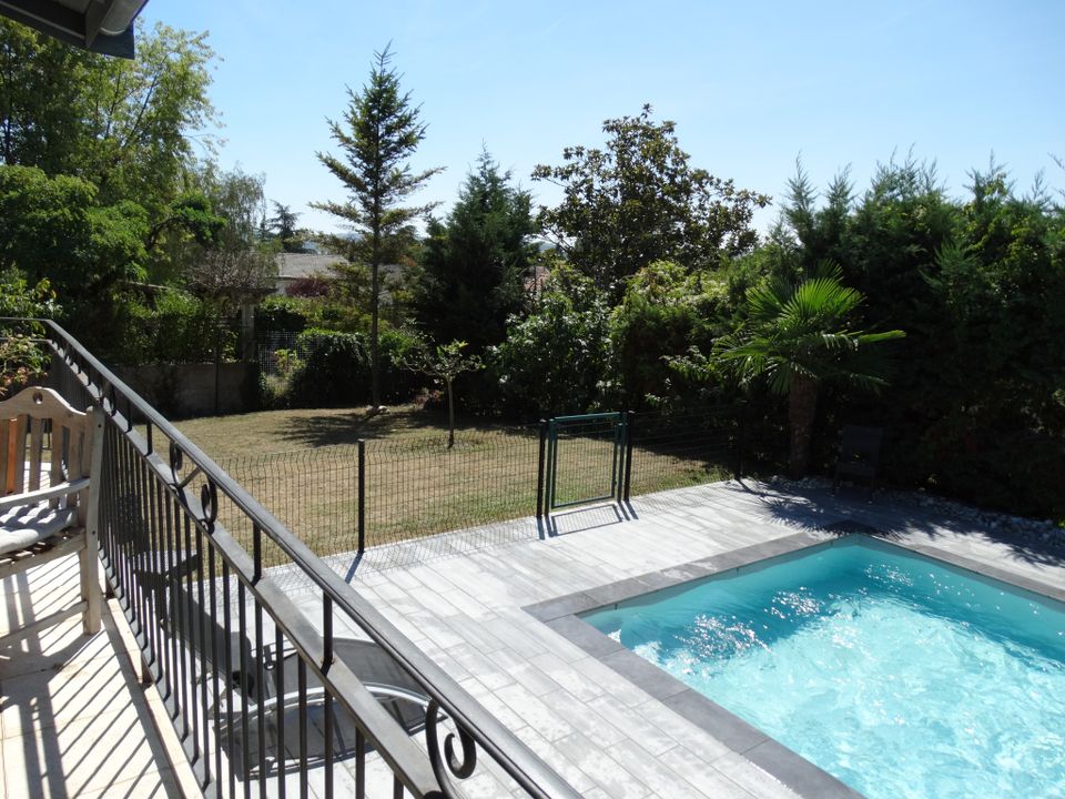 Casa de pueblo en Grigny, Rhone - foto 1
