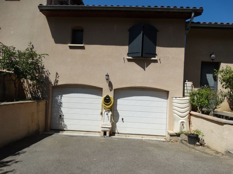Casa de pueblo en Grigny, Rhone - foto 3