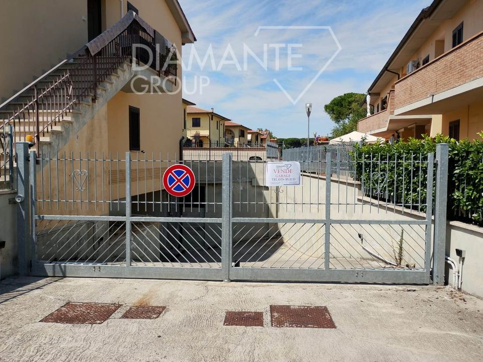 Garage i Castiglione del Lago, Perugia - foto 1