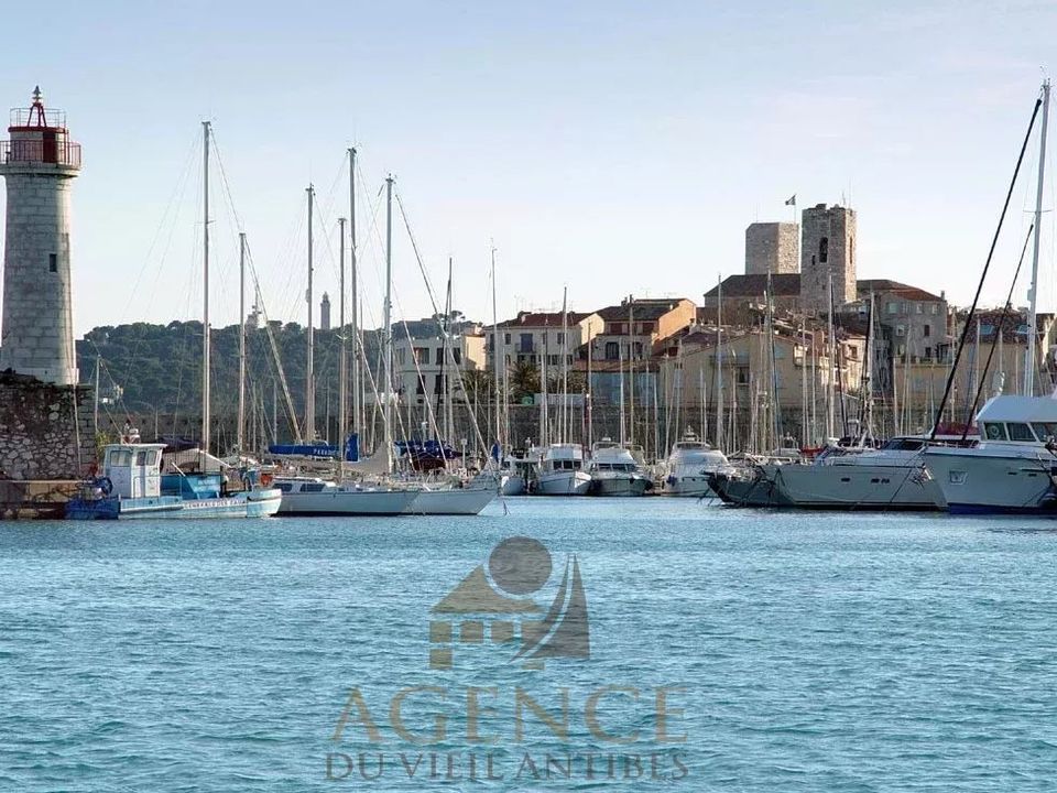 Erhvervsejendom i Antibes, Alpes-Maritimes - foto 1