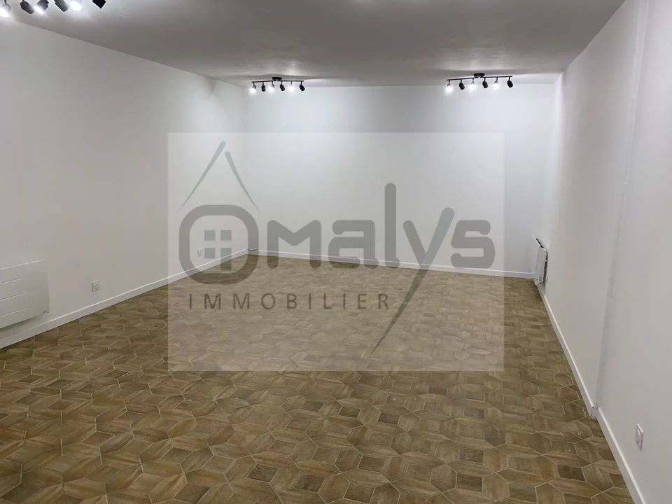 L'establiment comercial a Lumbres, Pas-de-Calais - foto 2