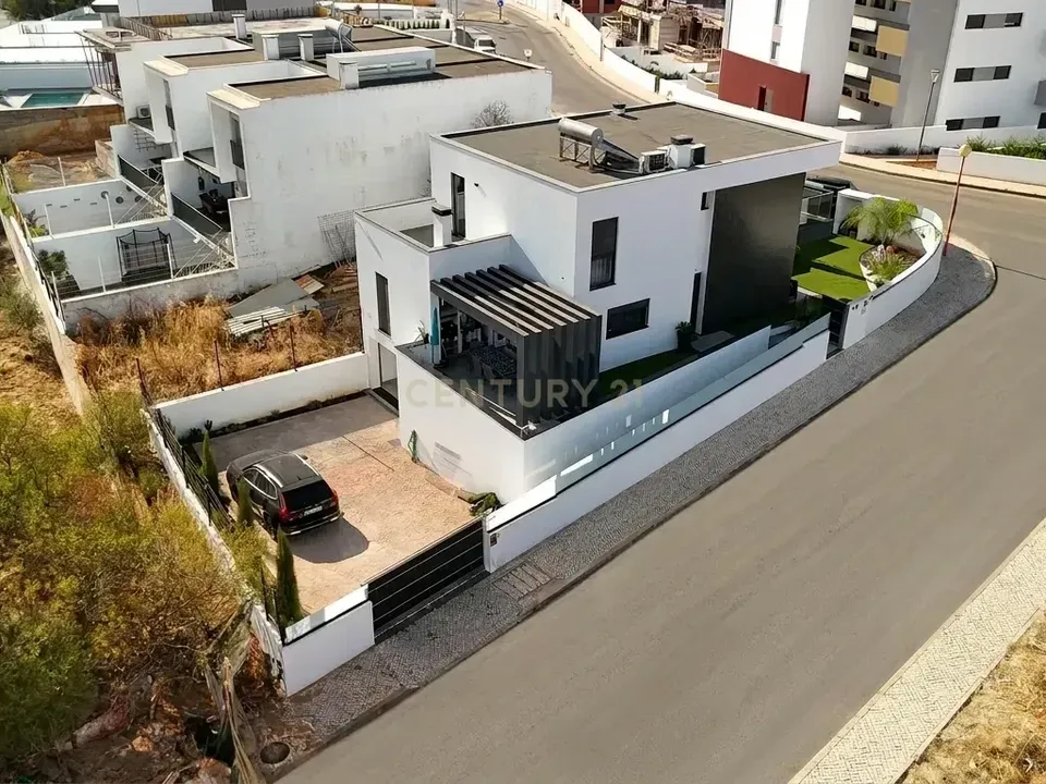 Villa en Alvor, Faro - foto 1