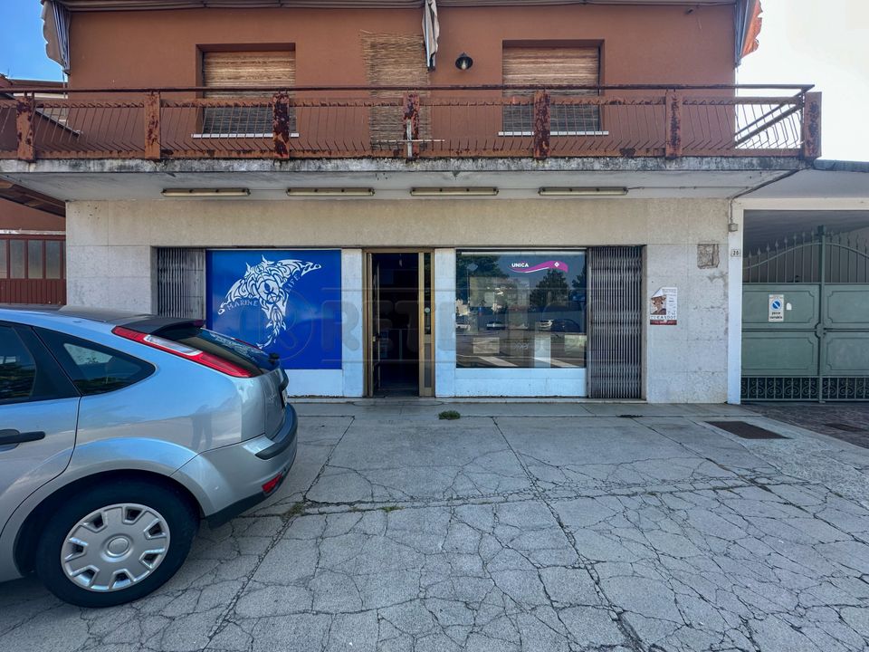 Erhvervsejendom i Pozzuolo del Friuli, Udine - foto 3