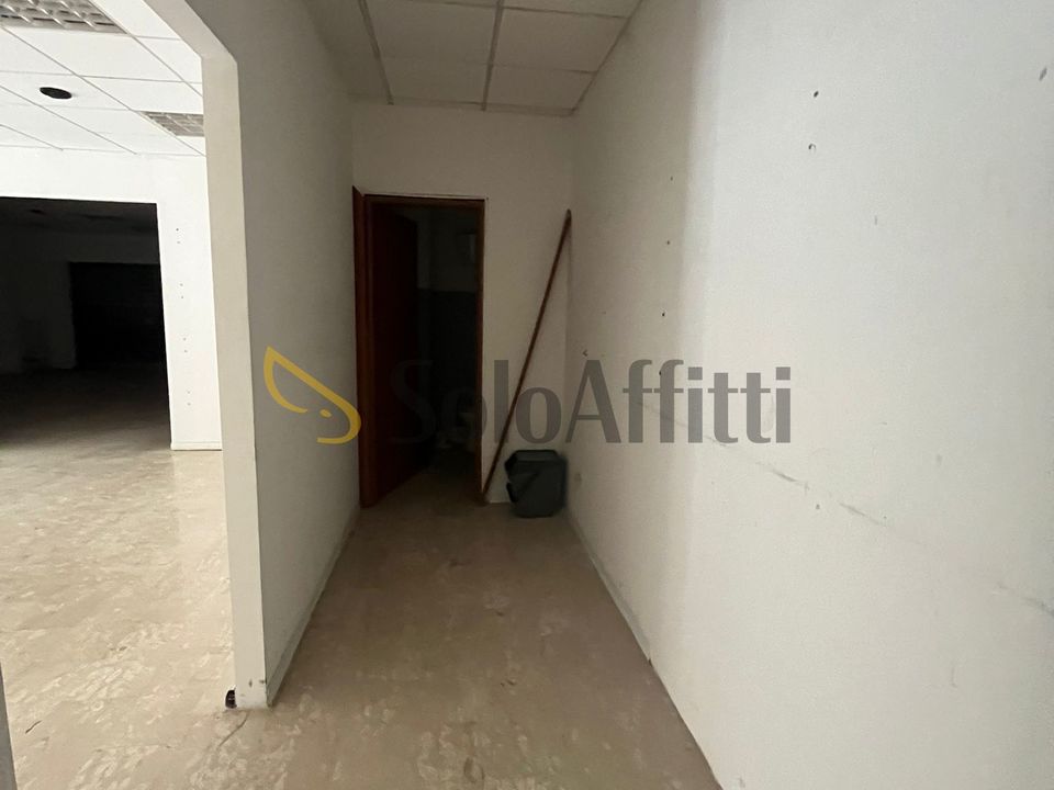 Commercial property in Frosinone, Frosinone - photo 5