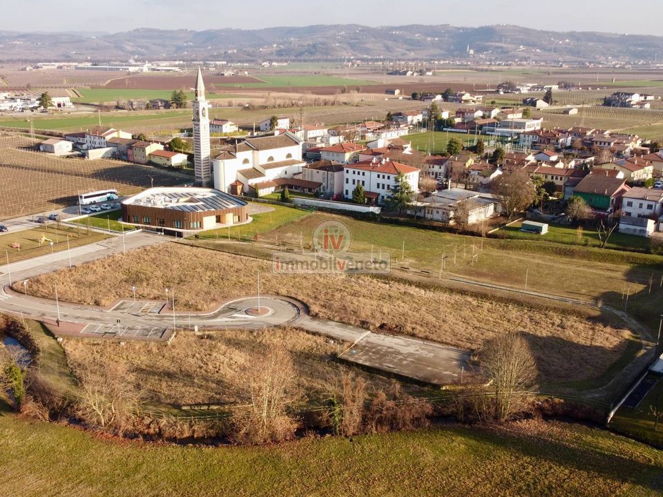 Helårsgrund i Lonigo, Vicenza - foto 1