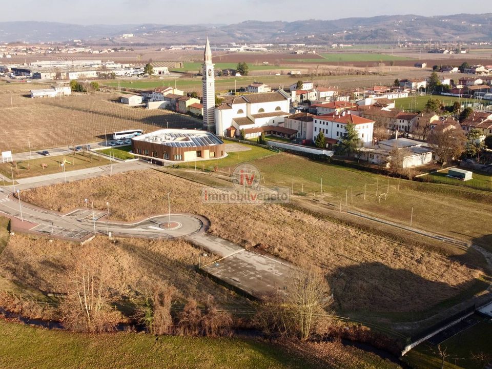 Helårsgrund i Lonigo, Vicenza - foto 3