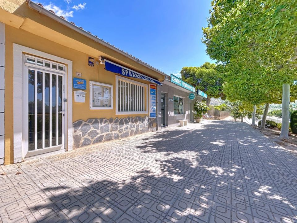 Erhvervsejendom i Alfaz del Pi, Alicante - foto 1