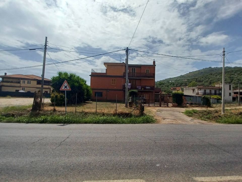 Erhvervsejendom i Priverno, Latina - foto 5