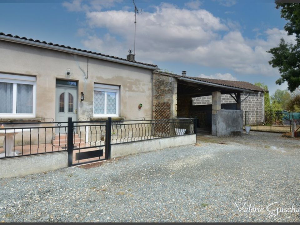 Rekkehus i Saint-Seurin-sur-l'Isle, Gironde - bilde 1