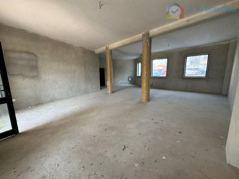 Erhvervsejendom i Alhos Vedros, Setubal - foto 1