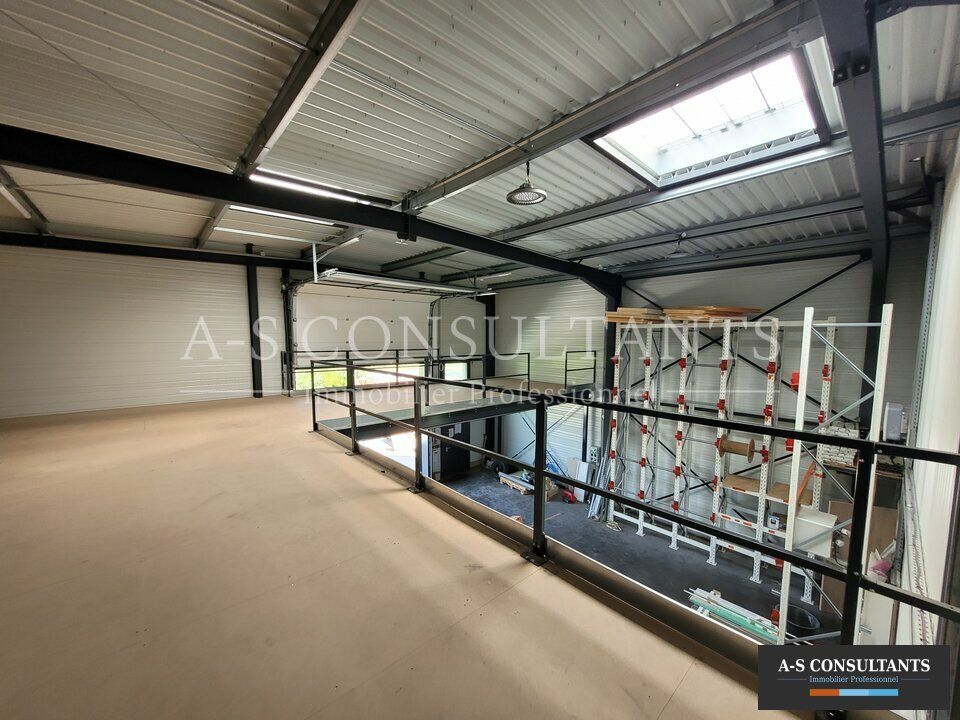 Commercial property in Apprieu, Isere - photo 2