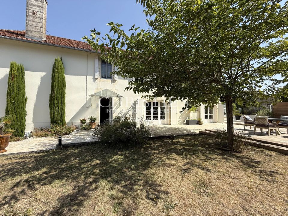Villa i Villebois-Lavalette, Charente - foto 1