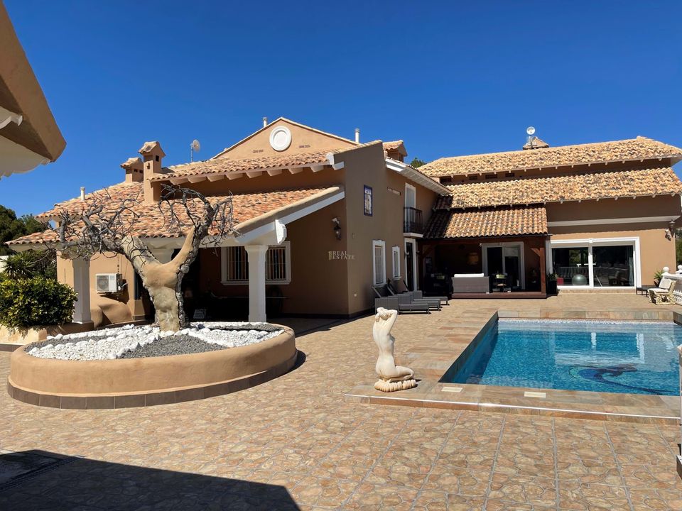Villa i La Nucia, Alicante - foto 1
