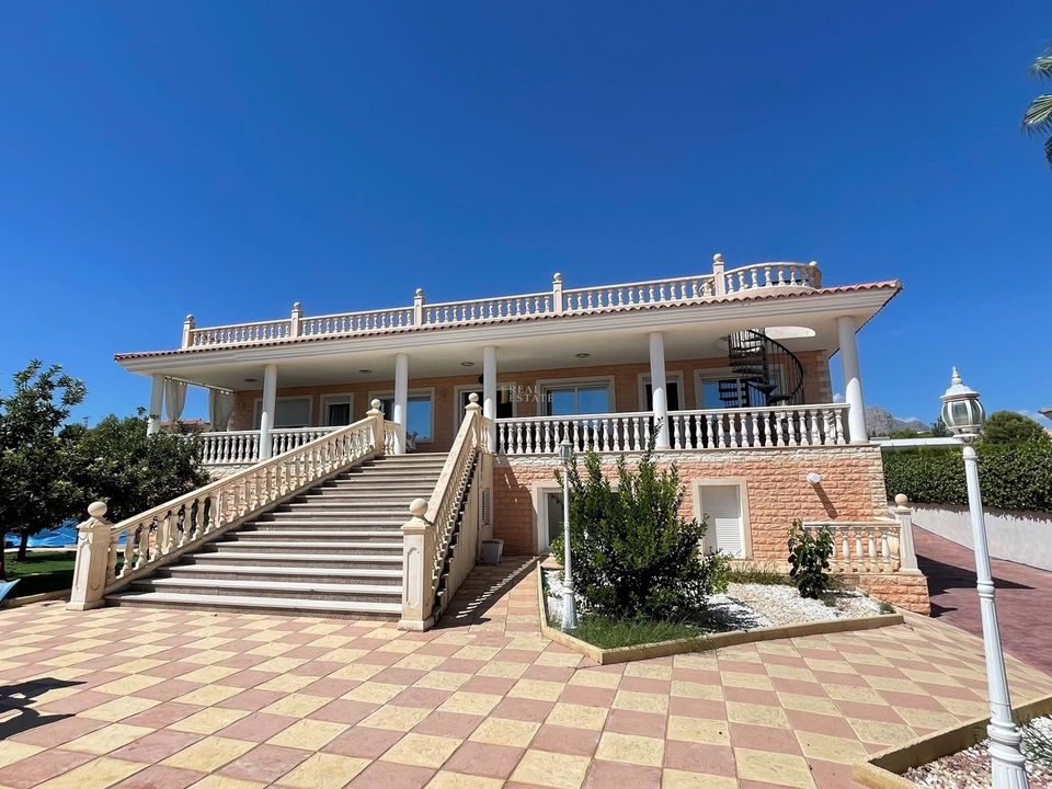 Villa i Alfaz del Pi, Alicante - foto 1